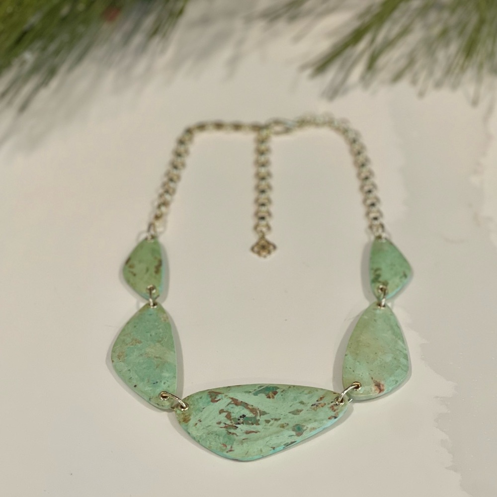 Kendra Scott 20” adjustable green “turquoise like” necklacee